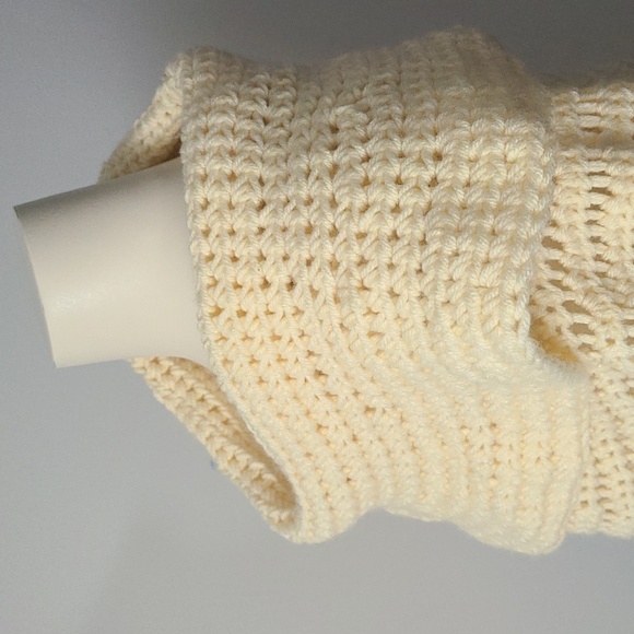 Handmade Crochet Poncho 🧶 - Picture 8 of 10